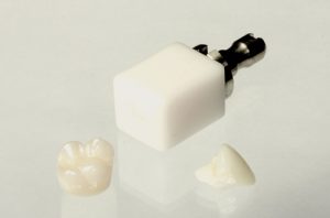 Block of porcelain for CEREC crowns